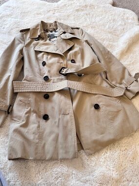 ❌SOLD ❌Authentic Burberry Tan Double-Breasted Trench Coat with Belt